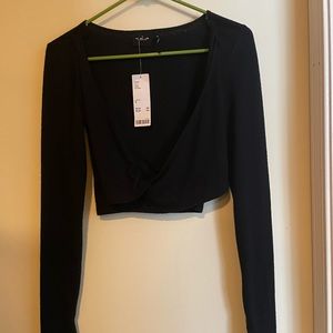 Long sleeve, v-neck crop top